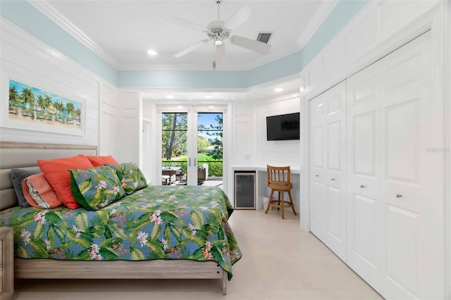 2196 Muskogee Trl, Nokomis, FL 34275 - bedroom featuring crown molding, access to outside, recessed lighting, a closet, and ceiling fan