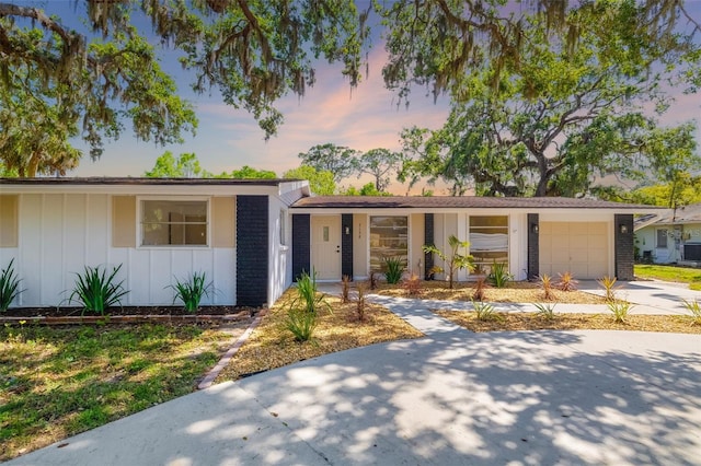 7158 S Leewynn Dr, Sarasota, FL 34240 - photo 29
