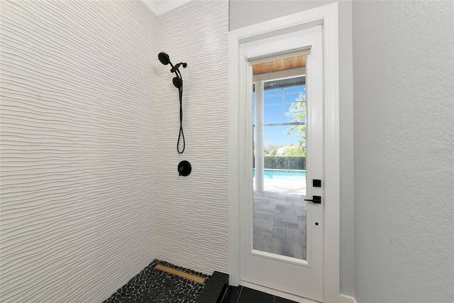 600 Eagle Watch Ln, Osprey, FL 34229 - entryway featuring a textured wall