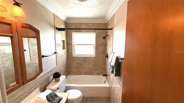 3072 Meyer Dr, Sarasota, FL 34239 - bathroom featuring toilet, ornamental molding, shower / bathtub combination, and a textured ceiling