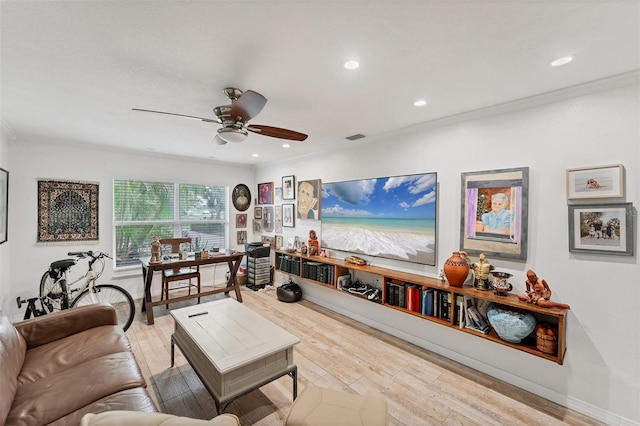 living room featuring crown molding, visible vents, light wood-style floors, ceiling fan, and recessed lighting