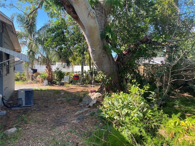 6324 Case Ave, Bradenton, FL 34207 - view of yard featuring central AC