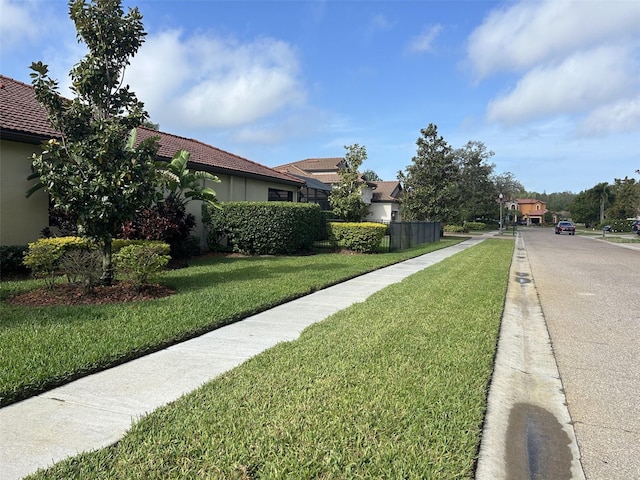 4622 Grand Lakeside Dr, Palm Harbor, FL 34684 - view of grassy yard