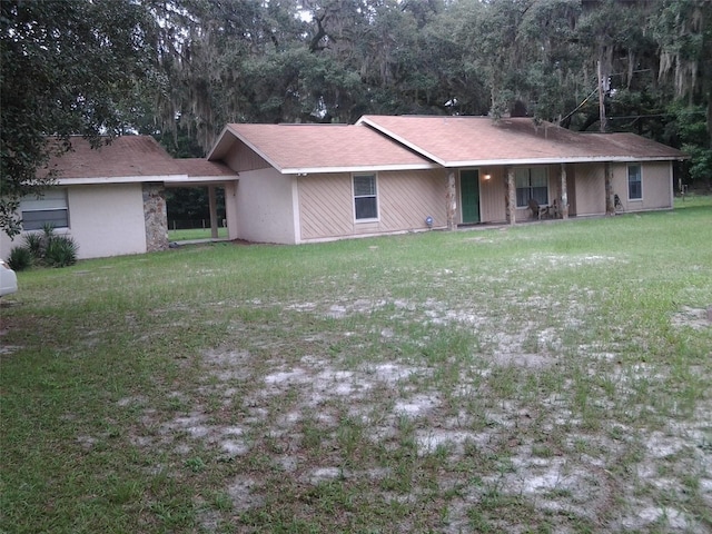3 Lakeside Dr, Ocala, FL 34482 - single story home featuring a front yard and covered porch