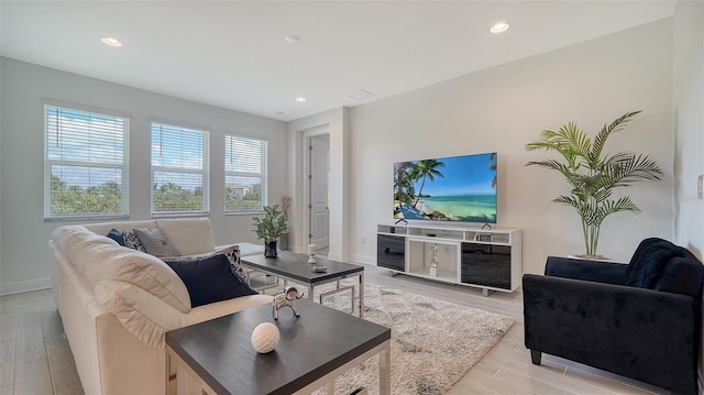 4725 Antrim Dr, Sarasota, FL 34240 - living area featuring light wood-type flooring, recessed lighting, and baseboards