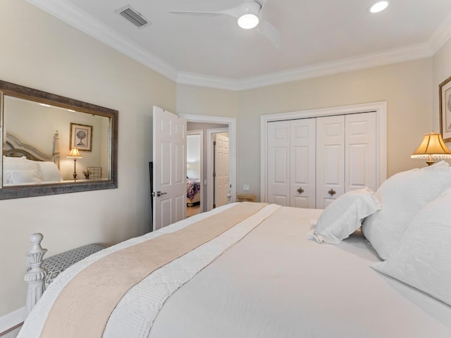 8687 Woodbriar Dr, Sarasota, FL 34238 - bedroom with crown molding, a closet, and ceiling fan