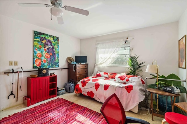 bedroom featuring a ceiling fan