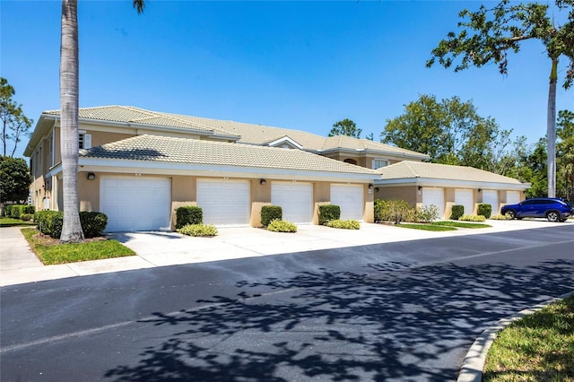 6334 Grand Oak Cir Unit 202, Bradenton, FL 34203 - photo 2