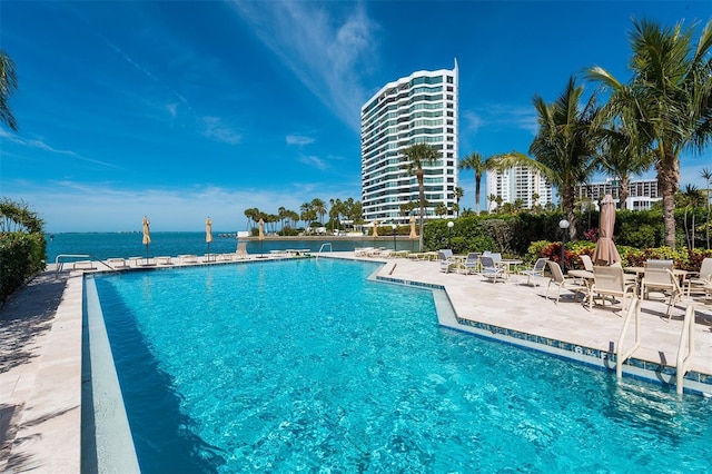 99 Sunset Dr Unit 102, Sarasota, FL 34236 - community pool with a patio