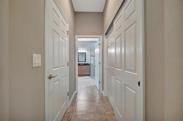 5009 Lake Overlook Ave, Bradenton, FL 34208 - hallway with baseboards