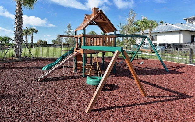 5009 Lake Overlook Ave, Bradenton, FL 34208 - community play area with fence