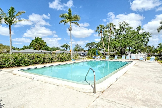 7173 W Country Club Dr N Unit 141, Sarasota, FL 34243 - community pool with a patio area and fence
