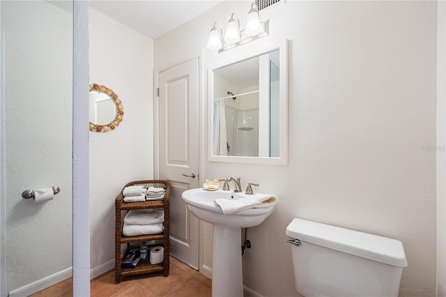 8592 Hidden Lagoon Rd, Sarasota, FL 34242 - bathroom featuring tile patterned floors and curtained shower
