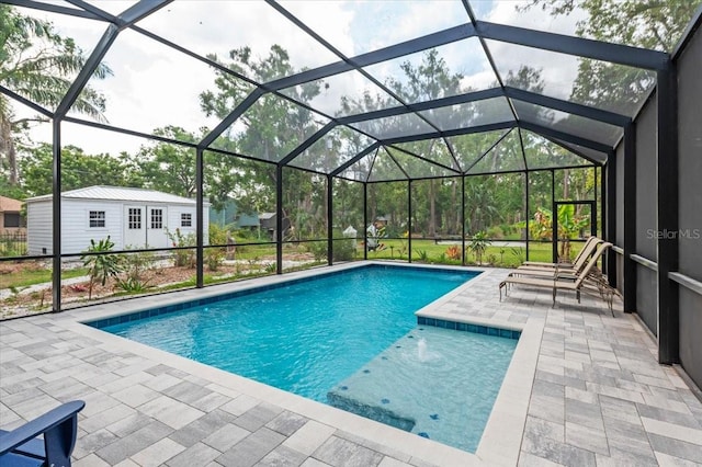 2326 2nd Ave E, Bradenton, FL 34208 - swimming pool with a patio and glass enclosure