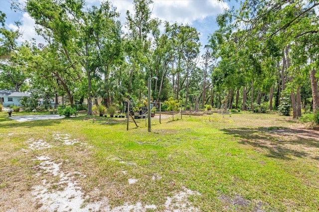 2326 2nd Ave E, Bradenton, FL 34208 - view of green lawn