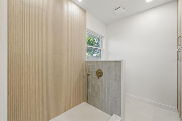 1050 55th Ave S, Saint Petersburg, FL 33705 - full bath with tiled shower, recessed lighting, and baseboards
