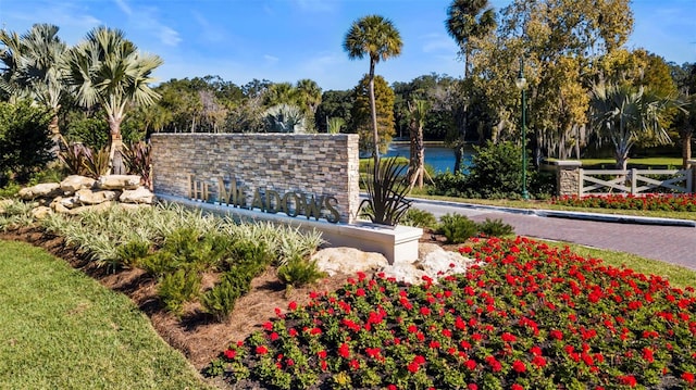 4044 Penshurst Park, Sarasota, FL 34235 - community / neighborhood sign featuring a water view and fence