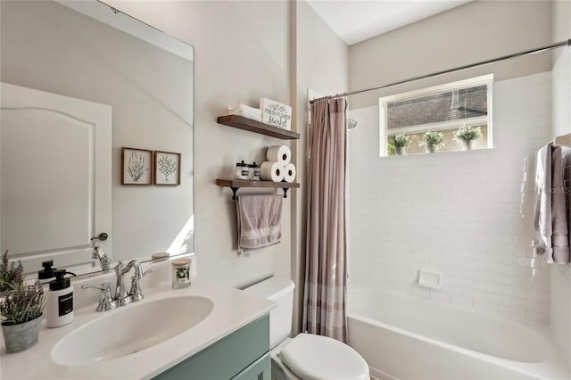 5023 Brickell Park Cv, Bradenton, FL 34211 - bathroom with vanity, toilet, and shower / bathtub combination with curtain