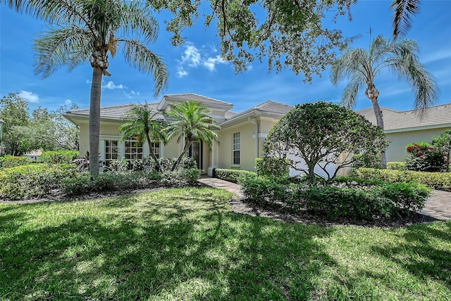 7528 Ascot Ct, Bradenton, FL 34201 - view of front of property featuring stucco siding and a front lawn