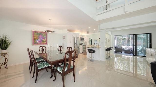 5324 Siesta Ct, Sarasota, FL 34242 - dining area with recessed lighting and baseboards