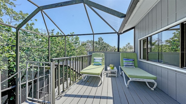5324 Siesta Ct, Sarasota, FL 34242 - wooden terrace with glass enclosure