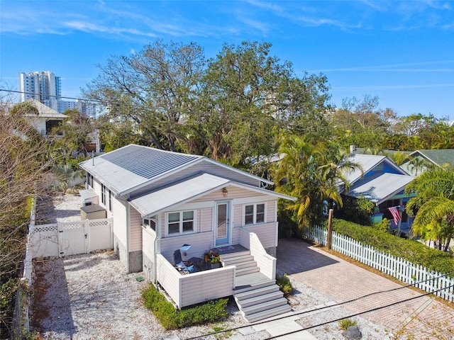 652 Ohio Pl, Sarasota, FL 34236 - photo 3