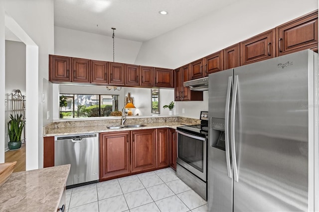 kitchen featuring high vaulted ceiling, recessed lighting, under cabinet range hood, a sink, and stainless steel appliances