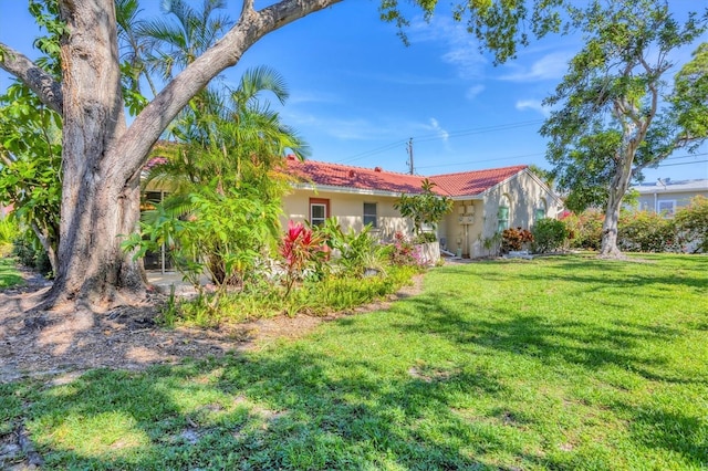 2267 Pueblo Ln Unit V40, Sarasota, FL 34231 - view of green lawn