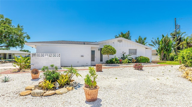6628 Keystone Dr, Sarasota, FL 34231 - ranch-style home featuring board and batten siding