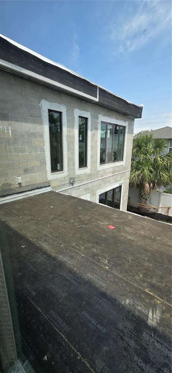 1423 S Shade Ave, Sarasota, FL 34239 - view of property exterior