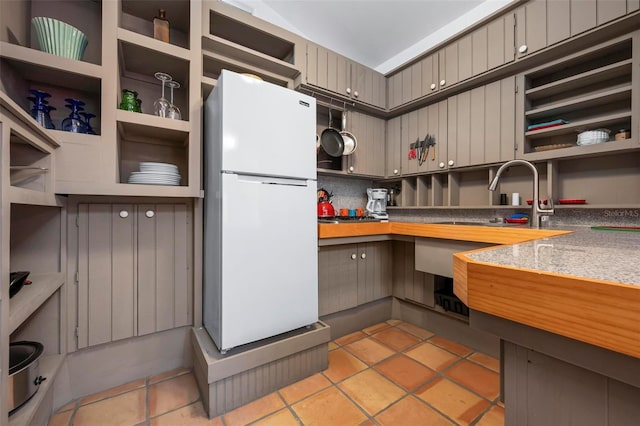 pantry featuring a sink