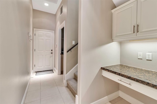 3738 Eagle Hammock Dr, Sarasota, FL 34240 - interior space featuring light tile patterned flooring, visible vents, and baseboards