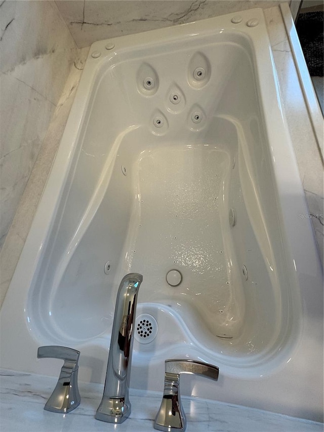 7322 34th Ct E, Sarasota, FL 34243 - bathroom view