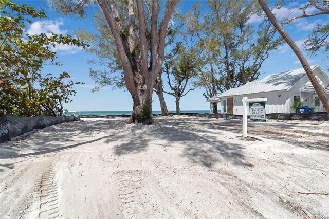 2214 Gulf Dr N, Bradenton Beach, FL 34217