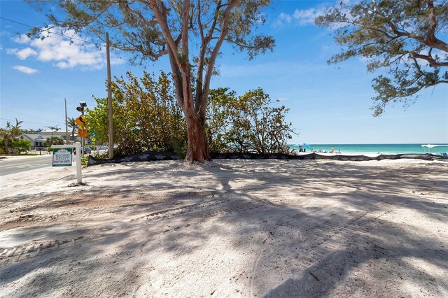 2214 Gulf Dr N, Bradenton Beach, FL 34217