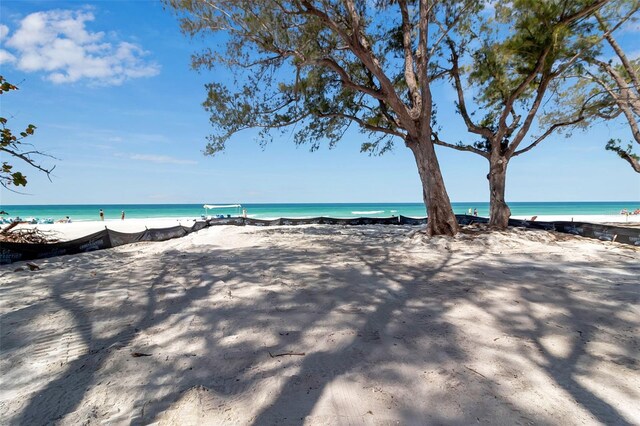 2214 Gulf Dr N, Bradenton Beach, FL 34217