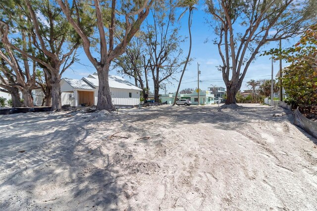 2214 Gulf Dr N, Bradenton Beach, FL 34217