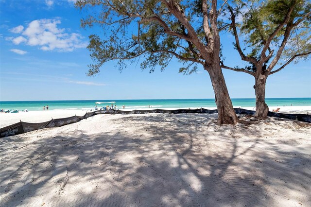 2214 Gulf Dr N, Bradenton Beach, FL 34217