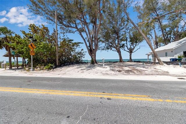 2214 Gulf Dr N, Bradenton Beach, FL 34217