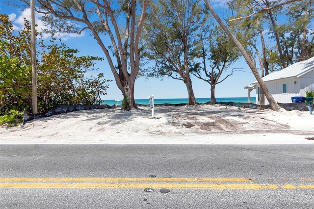 2214 Gulf Dr N, Bradenton Beach, FL 34217