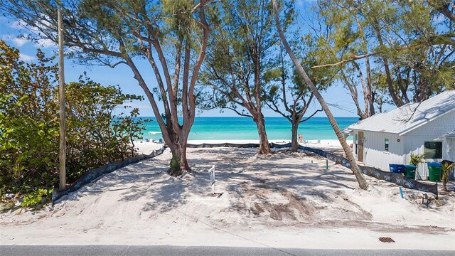 2214 Gulf Dr N, Bradenton Beach, FL 34217