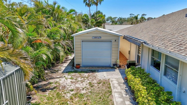519 Bayview Ave, Osprey, FL 34229 - view of garage