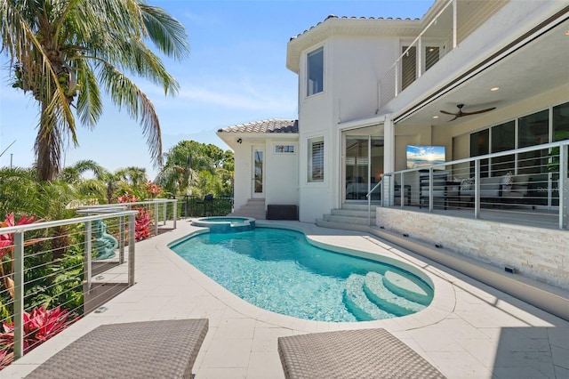 7118 Hawks Harbor Cir, Bradenton, FL 34207 - view of swimming pool with a patio, a ceiling fan, a pool with connected hot tub, and entry steps