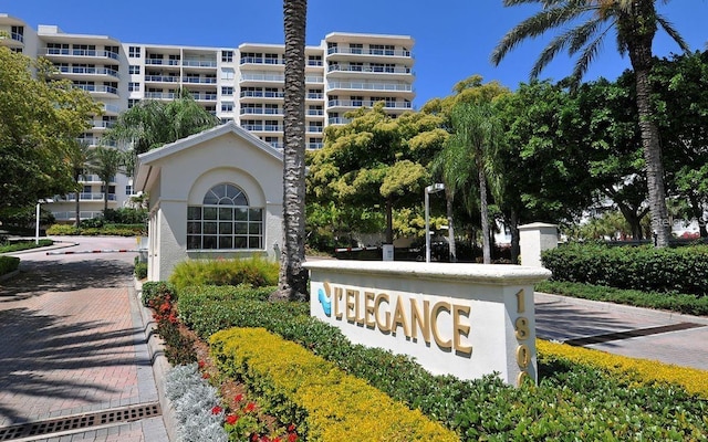 view of community / neighborhood sign