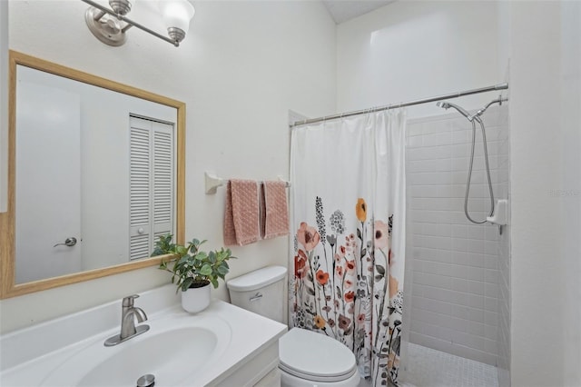 5382 Royal Palm Ave Unit 5382, Sarasota, FL 34234 - bathroom featuring toilet, a tile shower, and vanity