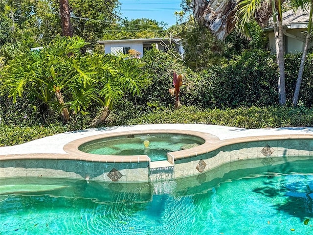 214 49th St W, Bradenton, FL 34209 - pool with an in ground hot tub