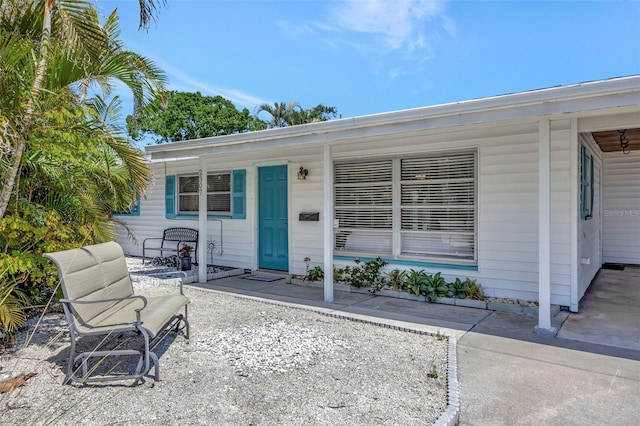 2307 Valencia Dr, Sarasota, FL 34239 - exterior space with covered porch