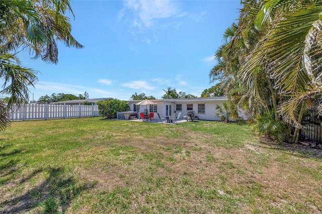 2307 Valencia Dr, Sarasota, FL 34239 - view of yard with fence and a patio area