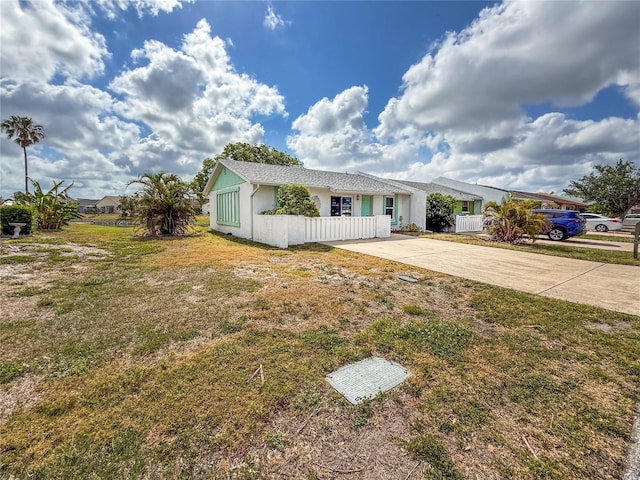 3909 40th St W, Bradenton, FL 34205 - ranch-style home with a front lawn, stucco siding, and driveway