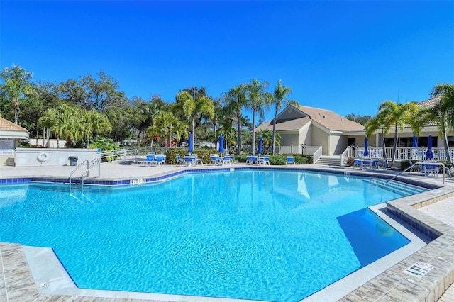 75 Inlets Blvd Unit 75, Nokomis, FL 34275 - pool with fence